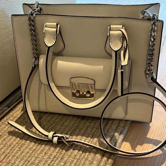White with silver Michael Kors purse in excellent like new condition - Picture 1 of 4